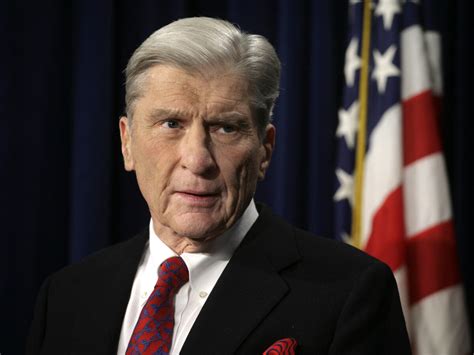 Senator warner served as an enlisted sailor during world war ii, then as a marine corps officer during the korean war. Former Virginia Republican Senator John Warner Dies at 94 | Make Believe President