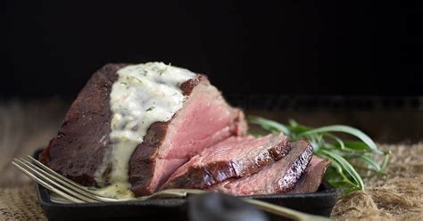 Rub steak with oil, and season with salt and pepper. Chateaubriand Sauce Recipes | Yummly