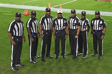 Nfl Makes History With All Black Officiating Crew For Mnf Cbs 42