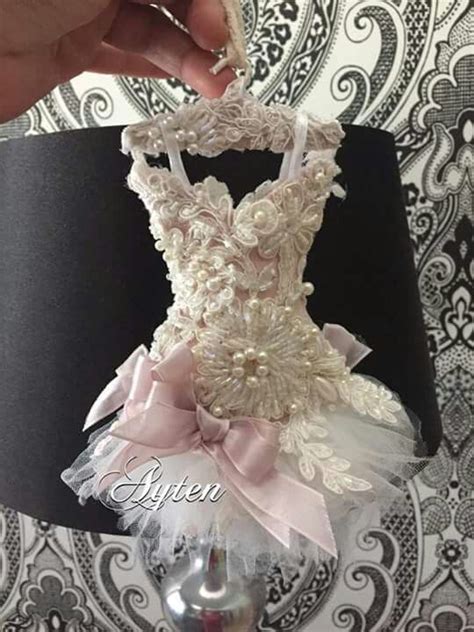 How To Make An Interesting Art Piece Using Tree Branches Ehow Art Dress Paper Dress Dress