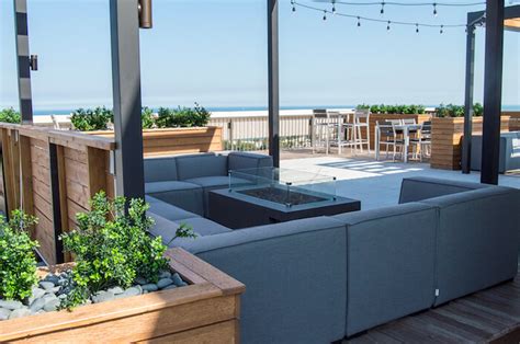 rooftop deck with steel pergola and lounge chicago illinois urban rooftops chicago roof