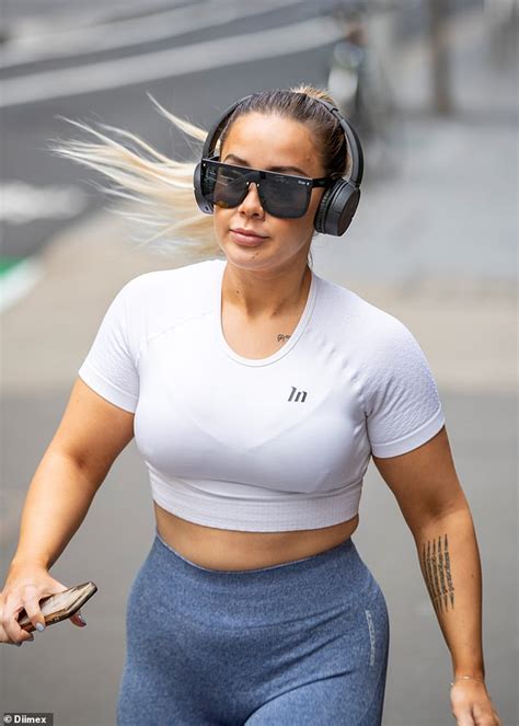 MAFS Star Cathy Evans Flaunts Her Curvaceous Figure In Slim Fitting Active Wear Daily Mail Online