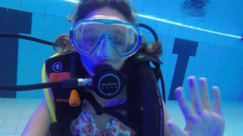 Carla Underwater 10 Year Old Scuba Diving Underwater 3d Diving