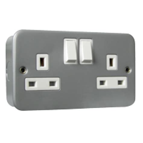 Metalclad 13a 2 Gang Switched Socket Tfm Farm And Country Superstore