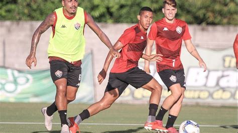 com treino tático vitória segue preparação para duelo contra o fortaleza