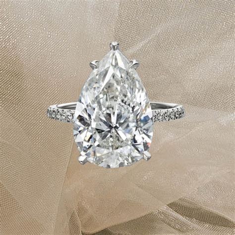 Pear Shaped Engagement Rings The Complete Guide