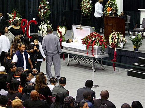 Chris Henry Remembered At Funeral Photo 9 Pictures Cbs News