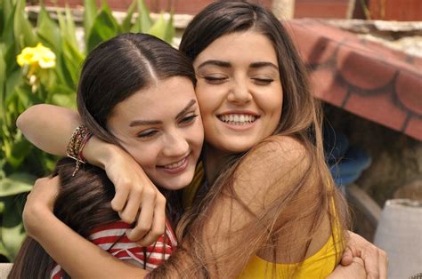 Who is your favorite actress? Burcu Özberk & Hande Erçel (Güneşin Kızları) | Burcu ...