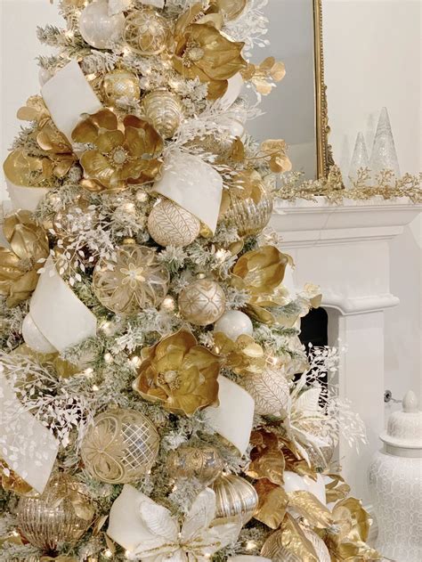20 White And Gold Christmas Tree Ornaments Decoomo