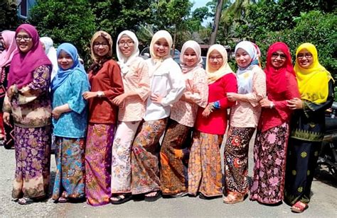 Pakaian Tradisional Melayu Kedah Pakaian Dan Perayaan Etnik Di Malaysia Mary Stengel