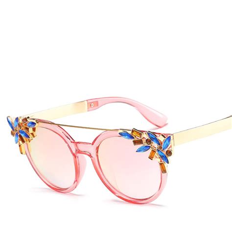 2017 Summer Beach Round Sunglasses For Women Feminine New Fashion Red Flower Frame Sun Glasses