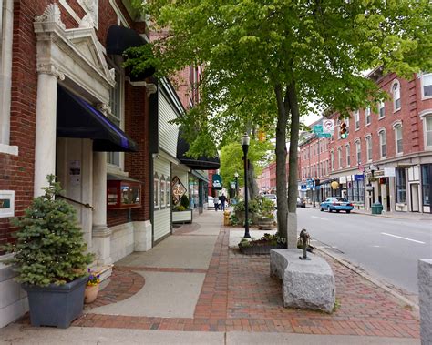 Travel Guide: Rockland, Maine : Where to Stay, Eat, and What to Do