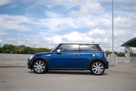 R56 Show Me Your Lightning Blue Minis North American Motoring