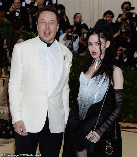 Elon and wife justine then welcomed twin sons griffin musk and xavier musk, born in 2004, via ivf. Elon Musk's girlfriend Grimes announces pregnancy with ...