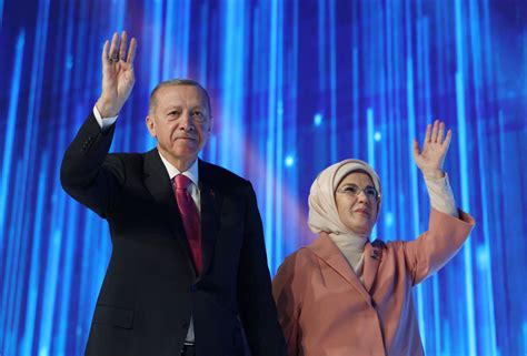 Erdogan Launches Election Campaign With Pledge To Slash Turkey