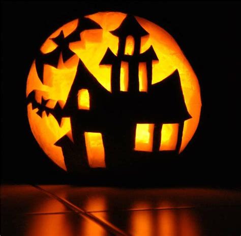 Disney kürbis kürbis ideen basteln mit eicheln halloween kürbis schnitzen. Geisterhaus Kuerbis 2b 2010 | Kürbisse schnitzen ...