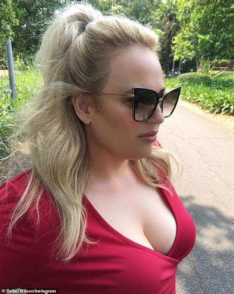Rebel Wilson Flaunts Visible Weight Loss In Cleavage Baring Plunge Top