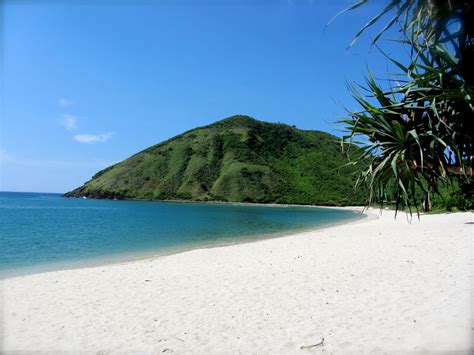 Kuta Beach Lombok Lombok White Sandy Beach Bali Star Island Offers Bali Tours Bali Tour