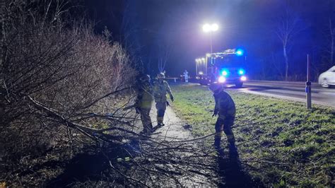 Feuerwehr Stand Wegen Sturm Im Einsatz Monatsrevue