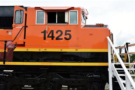 Trains Bnsf Retired Engine 1425 Photograph By Thomas Woolworth Pixels