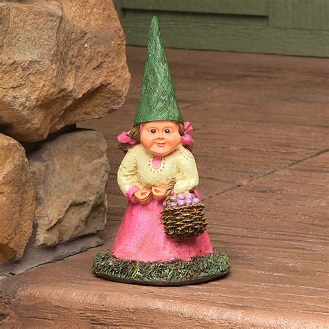 Sunnydaze Isabella The Female Garden Gnome Lawn Statue Outdoor Yard
