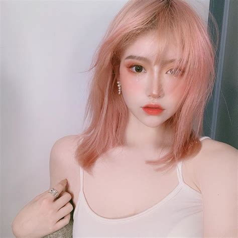 Pin By Meg Laura On Makeeup In 2021 Ulzzang Hair Pink Hair Hair