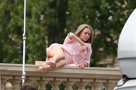 Sexy Beautiful Babes Amanda Seyfried Photoshoot Set In Paris