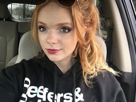 Car Selfies Will Push You Into Overdrive 34 Photos Redheads Car Selfies Photo
