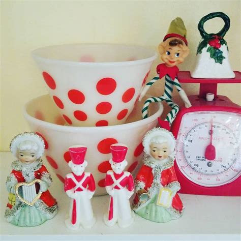 I hope you all are having a lovely day! Happy Wednesday Friends It is always a good thrift day ...