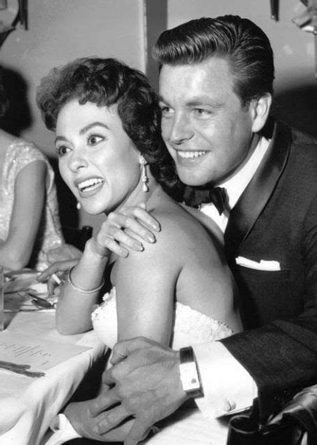 One unusual request the legendary actress, 85, recalls she had for the architects was, as few walls as possible, she tells people. Rita Moreno and Robert Wagner - Dating, Gossip, News, Photos