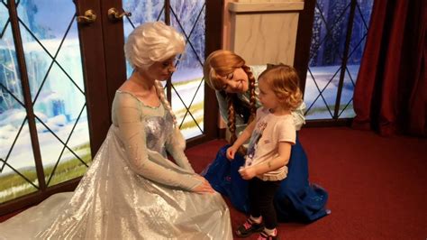 Meeting Anna And Elsa At Disneyland Youtube