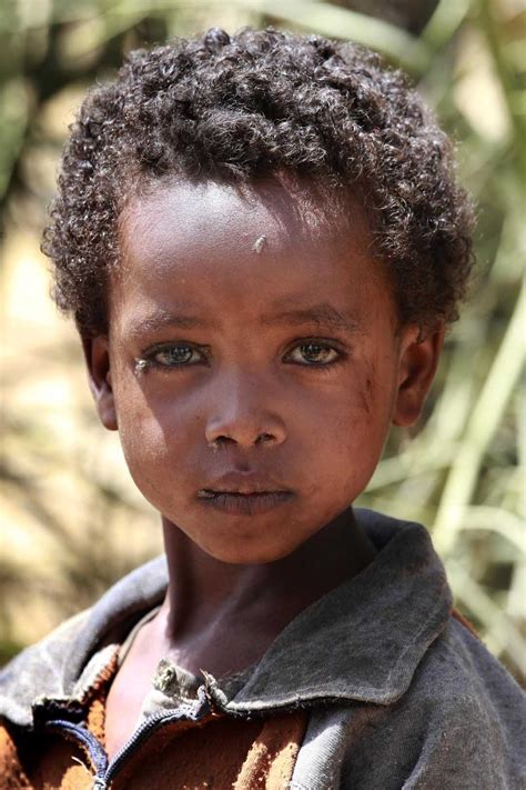 フリー画像 人物写真 子供ポートレイト 少年 男の子 外国の子供 エチオピア人 アフリカの子供 画像素材なら無料フリー写真素材のフリーフォト
