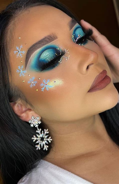 20 Christmas And Holidays Makeup Ideas Blue Eyeshadow Snowflakes
