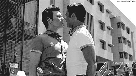 Gays Kissing Tag Primo