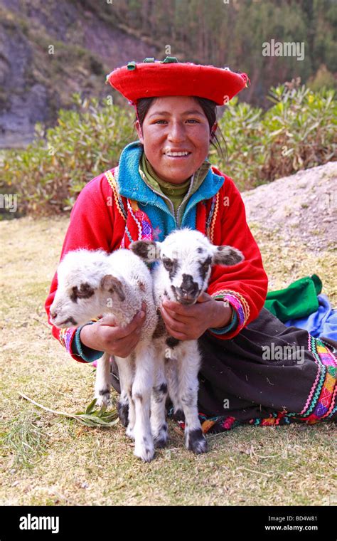 Portrait Indian Girl Cuzco Peru Hi Res Stock Photography And Images Alamy