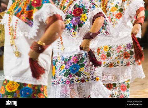 Mexican Dancers At Merida Yucatan Mexico Stock Photo Alamy