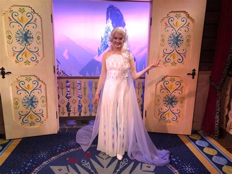 Elsa And Anna Debut New Frozen Elsa Dress Dresses Elsa Costume Images And Photos Finder