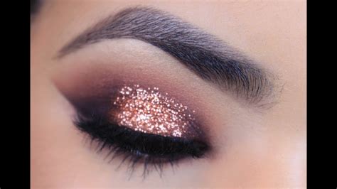 8 Subtle Glitter Makeup Looks For Your Everyday Routine