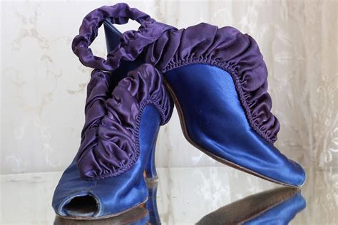 This daniel green bedroom slipper is beautiful, elegant, and extremely comfortable. Vintage 1940s Daniel Green Bedroom Slippers / Cobalt Blue ...