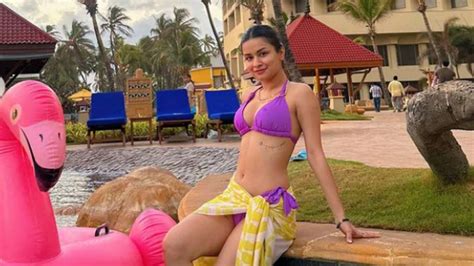 In Pics Avneet Kaur Raises The Temperature With Her Pool Photos