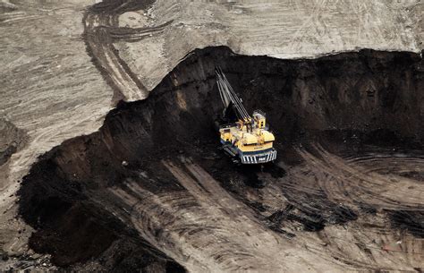 Epa Keystone Review Links Oil Sands To Carbon Emission Jump Bloomberg
