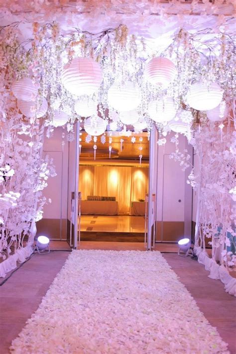 5 Beautiful Wedding Entrance Decorations For Special Day Wedding