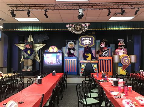 Chuck E Cheese 1 Stage