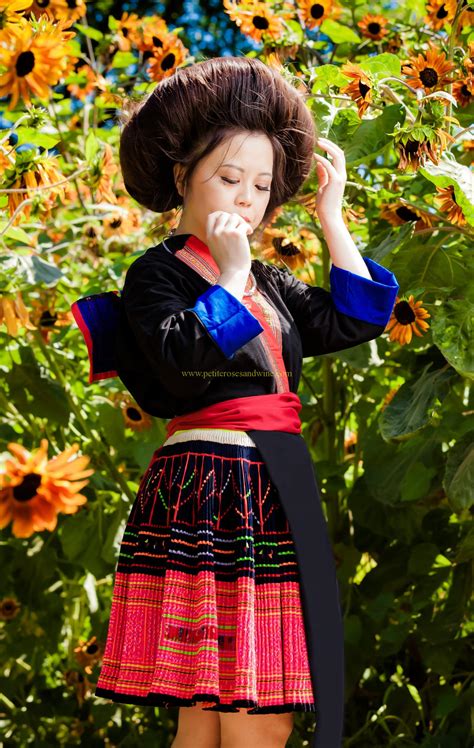 Hmong Outfit Series :: Hmong Leng Lai Chau/Dien Bien | ROSES AND WINE