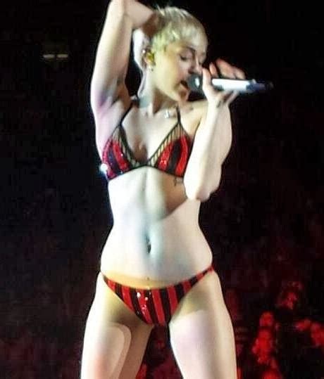 Blog De La Tele Miley Cyrus Cambia De Vestuario Durante Show De Su Gira Fotos