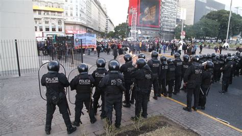 Murió un manifestante de izquierda que había sido hospitalizado tras