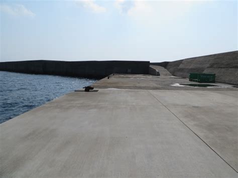 諏訪之瀬島の噴火頻度は多いけど、最近は島ごと逝きそうな勢いがあるから怖い。 鹿児島 諏訪之瀬島で爆発的噴火 噴火警戒レベル「3」に | nhkニュース. 切石港と元浦漁港（諏訪之瀬島）