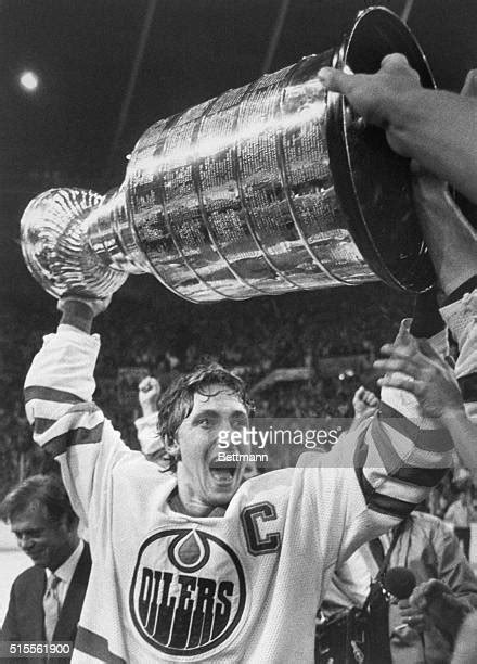 Wayne Gretzky Stanley Cup Photos And Premium High Res Pictures Getty
