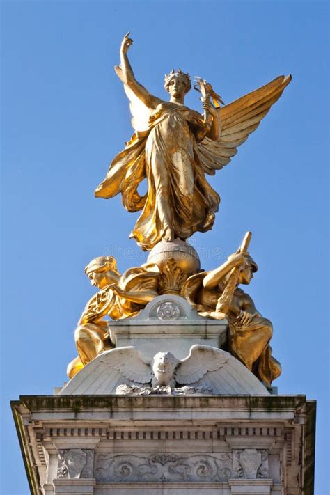 Queen Victoria Memorial Golden Statue Stock Image Image Of Sculpture