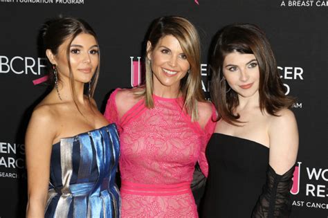 Lori Loughlin’s Daughters’ Rowing Photos Released By Prosecutors 92 9 The Wave